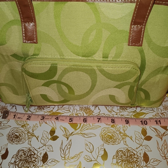 NEW! BEAUTIFUL SHOULDER BAG NWT - Picture 2 of 6